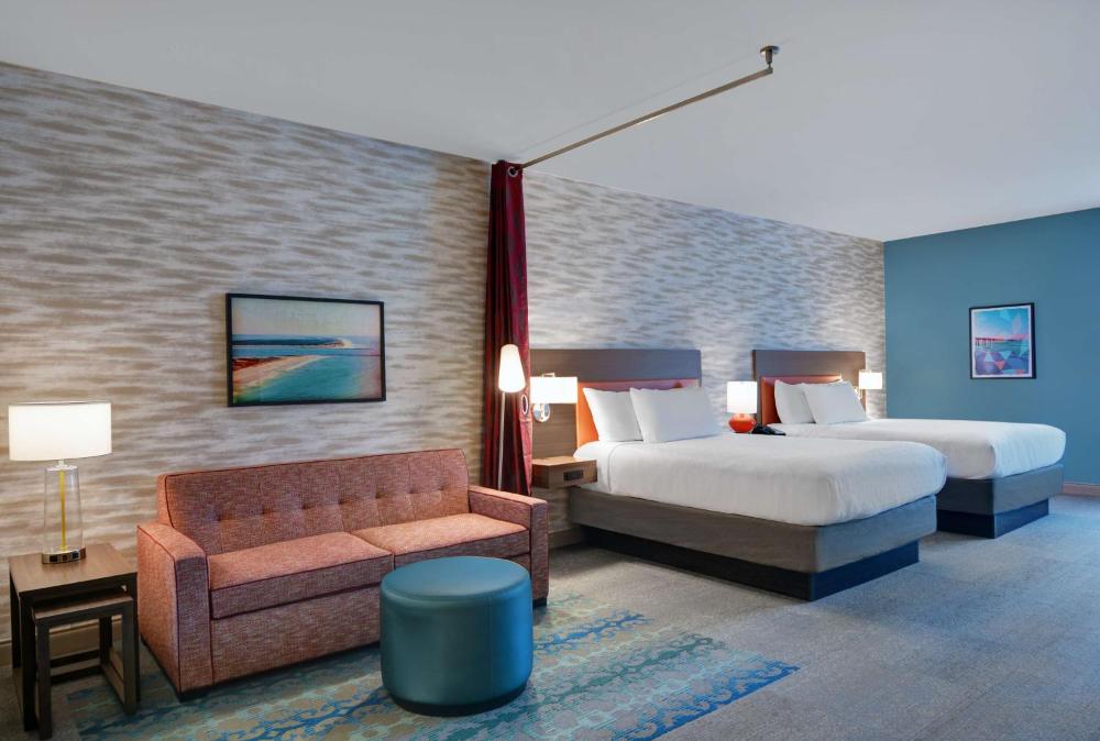 Queen Studio with Two Queen Beds - Non-Smoking interior